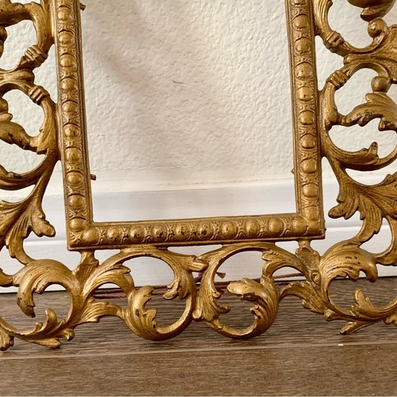 vintage victorian ornate brass picture frame 8/12” - Picture 4 of 11